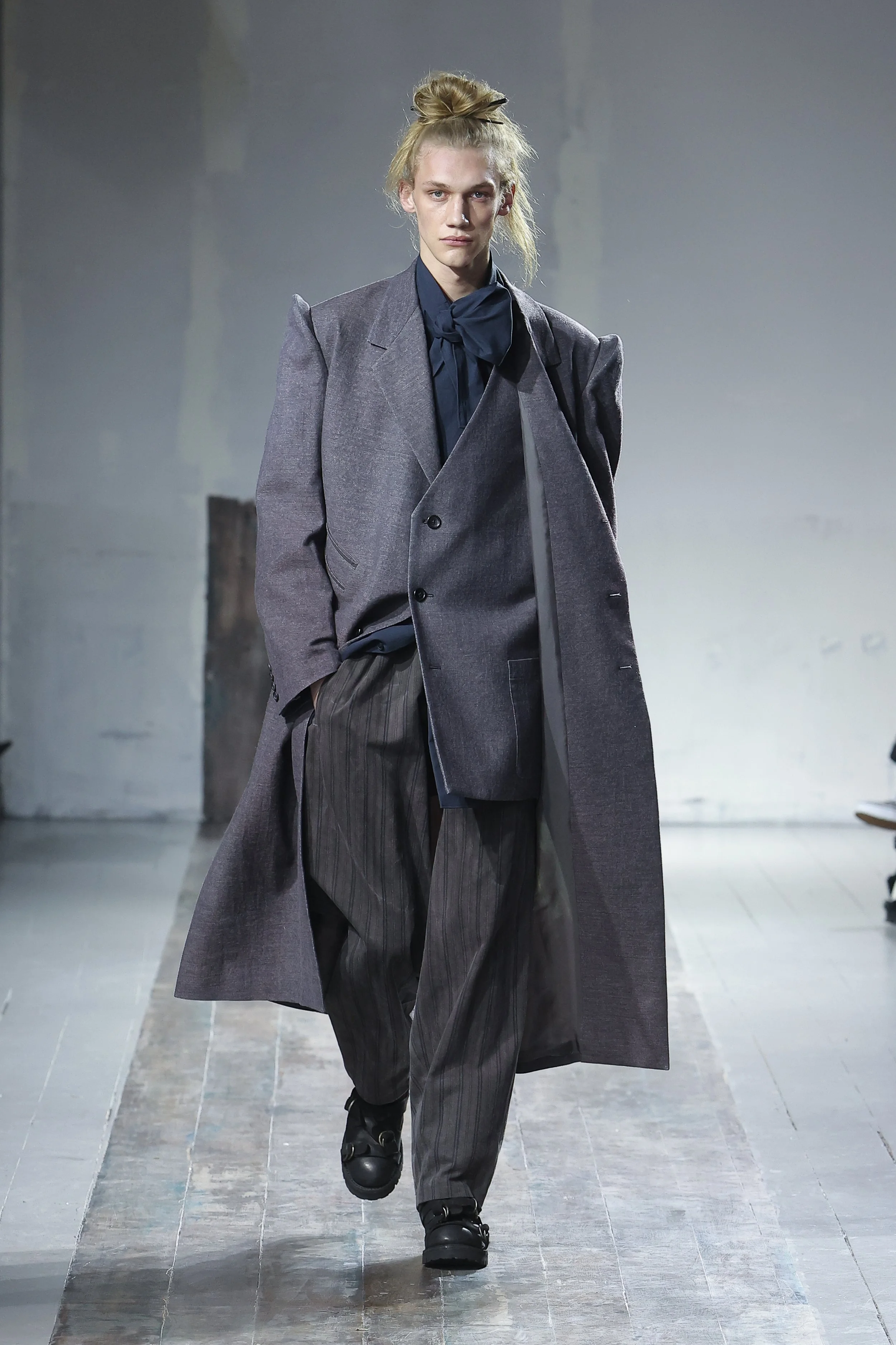 【未使用】24aw yohji yamamoto U CUT PONCHO Yohji Yamamoto U CUT PONCHO MUFFLERスタイル | 5337 | mark